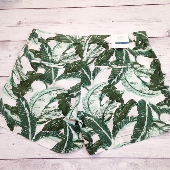 NWT Women's Palm Print Shorts - Picture 4 of 4